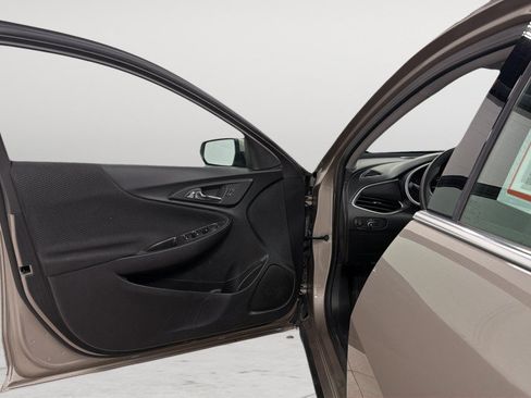 Used 2025 Chevrolet Malibu LT FWD image 14