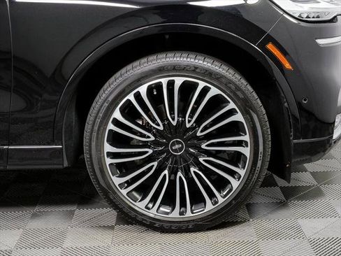 Used 2023 Lincoln Aviator Black Label w/ Class IV Trailer Tow Package AWD/4WD image 40