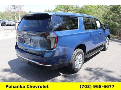 New 2026 Chevrolet Suburban LT w/ Comfort Package AWD/4WD image 7