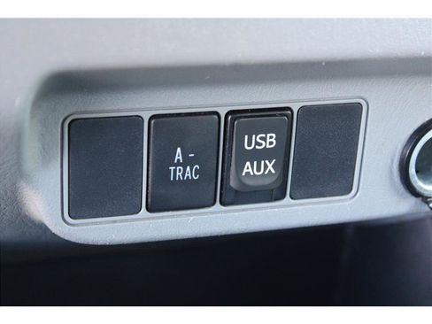 Used 2015 Toyota Tacoma 4x4 Double Cab w/ TRD Off-Road Package image 26