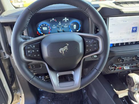 New 2025 Ford Bronco Badlands image 16