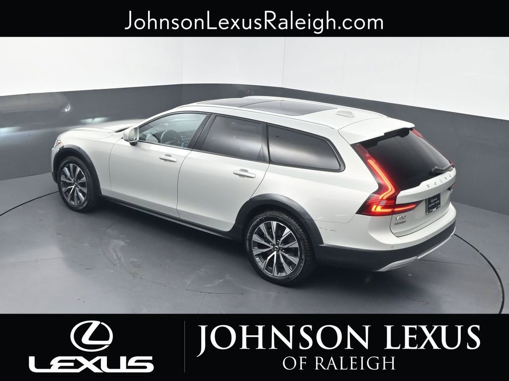 Used 2021 Volvo V90 T6 Cross Country AWD/4WD image 21