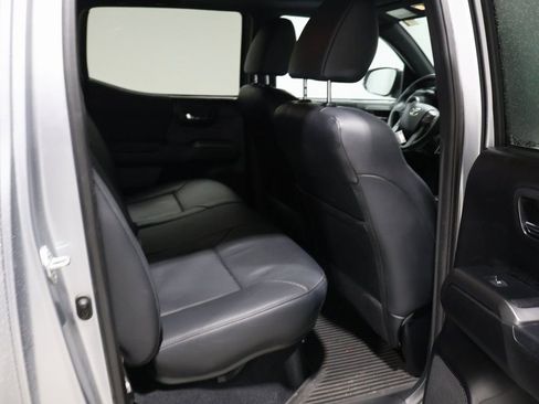 Used 2021 Toyota Tacoma TRD Off-Road image 19