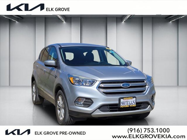 Used 2017 Ford Escape SE FWD image 1