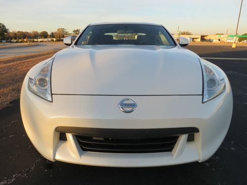 Used 2010 Nissan 370Z Coupe image 7