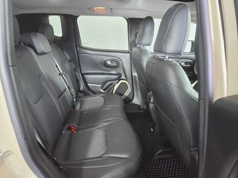 Used 2017 Jeep Renegade Trailhawk AWD/4WD image 28