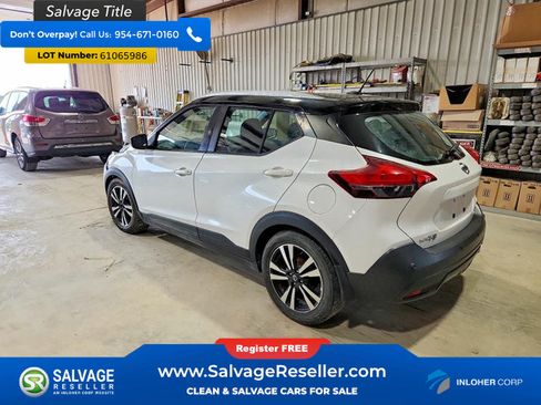 Used 2020 Nissan Kicks SV FWD image 3