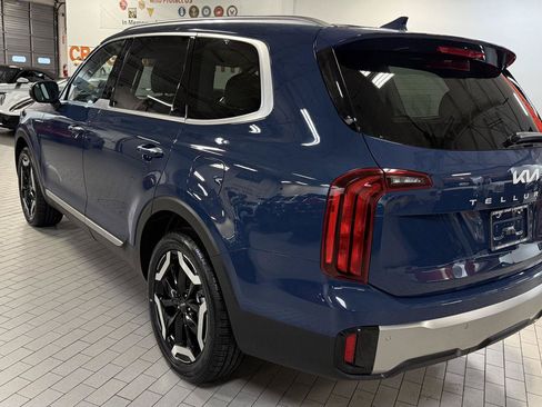 Used 2025 Kia Telluride S FWD image 16