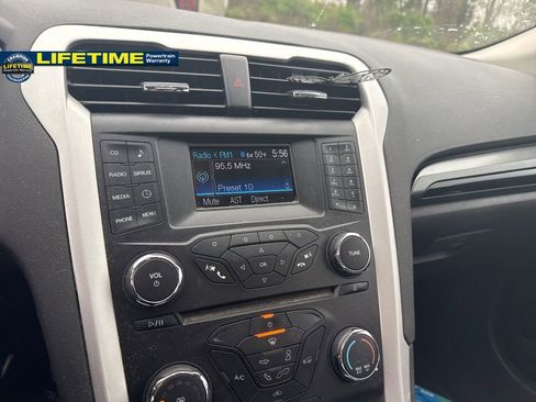Used 2014 Ford Fusion SE w/ Equipment Group 201A FWD image 3