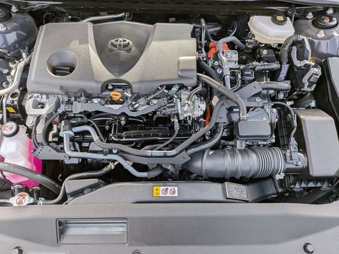 Used 2025 Toyota Camry LE FWD image 32