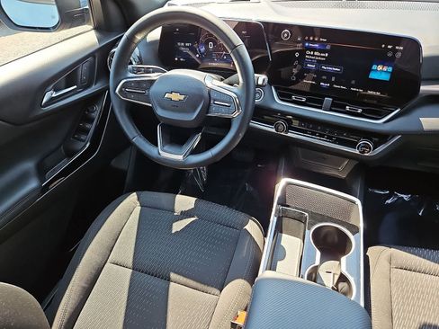 Certified 2025 Chevrolet Equinox LT FWD image 10