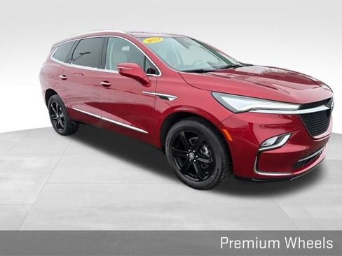 Used 2023 Buick Enclave Essence w/ Sport Touring Edition image 18