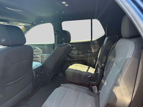 Certified 2023 Chevrolet Traverse LT FWD image 9