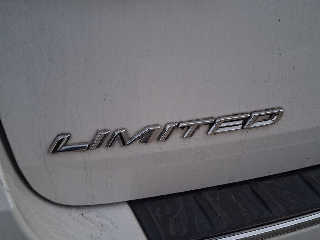 Used 2021 Ford Explorer Limited w/ Equipment Group 301A AWD/4WD image 11