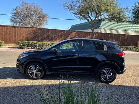 Used 2022 Honda HR-V EX image 11