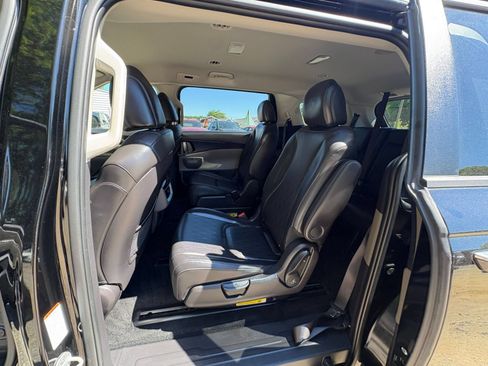 Used 2026 Kia Carnival FWD image 24