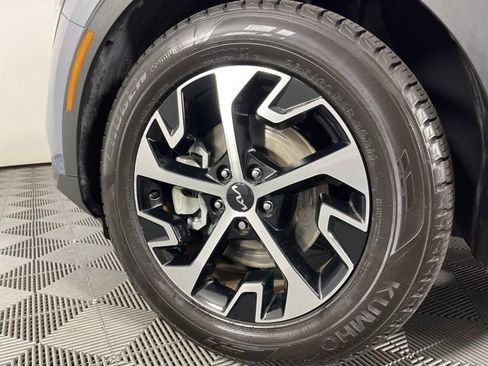 Used 2024 Kia Sportage EX image 13