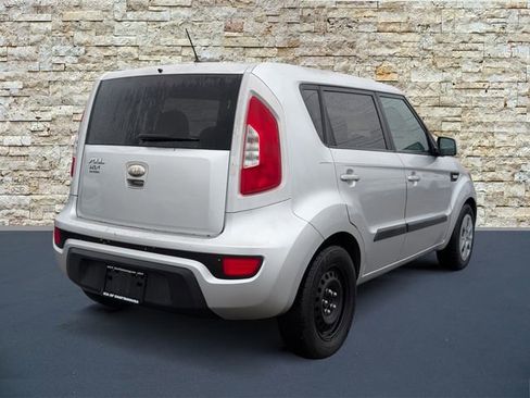 Used 2013 Kia Soul FWD image 7