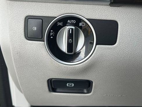 Used 2015 Mercedes-Benz GL 320 GL350 BlueTEC w/ Premium I Package image 35