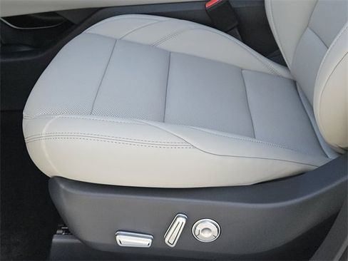 New 2026 Lincoln Nautilus Premier image 23