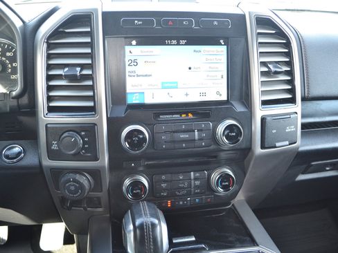 Used 2018 Ford F150 Platinum w/ Equipment Group 701A Luxury image 15