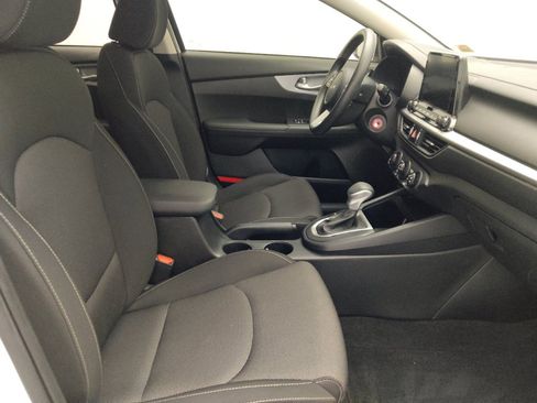 Used 2024 Kia Forte LXS w/ LXS Technology Package FWD image 21