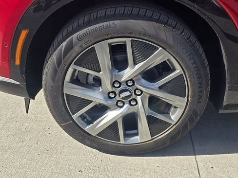 New 2026 Cadillac Optiq Luxury 1 RWD image 9