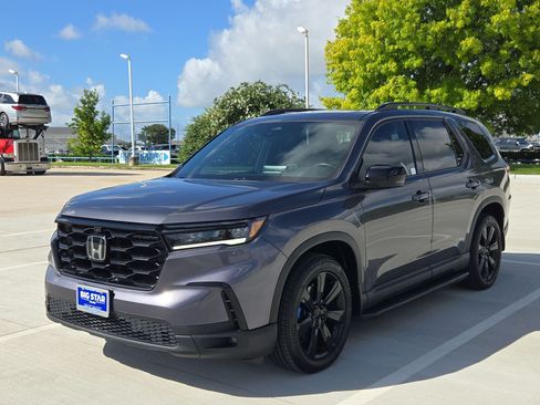 Used 2025 Honda Pilot Black Edition image 8