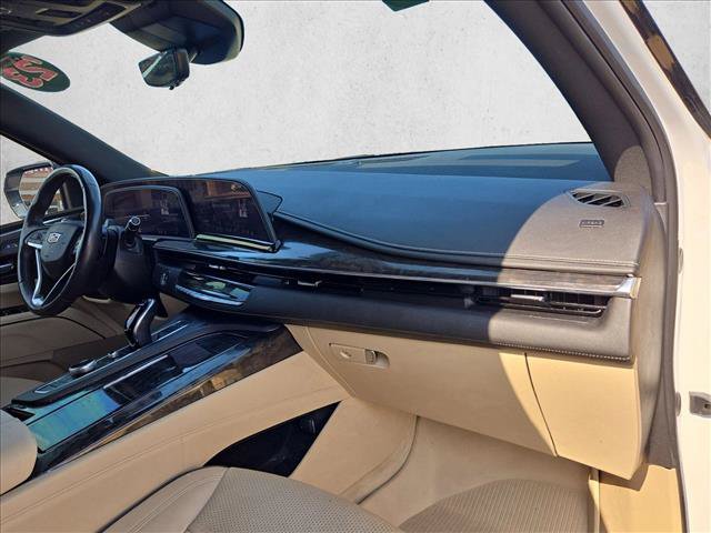 Used 2023 Cadillac Escalade Premium Luxury AWD/4WD image 19