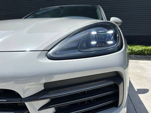 Certified 2023 Porsche Cayenne Platinum Edition AWD/4WD image 9