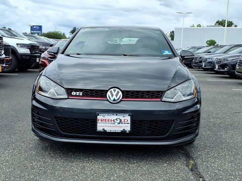 Used 2016 Volkswagen Golf 4-Door FWD image 2
