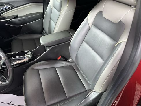Used 2024 Chevrolet Trax ACTIV w/ Sunroof Package FWD image 14