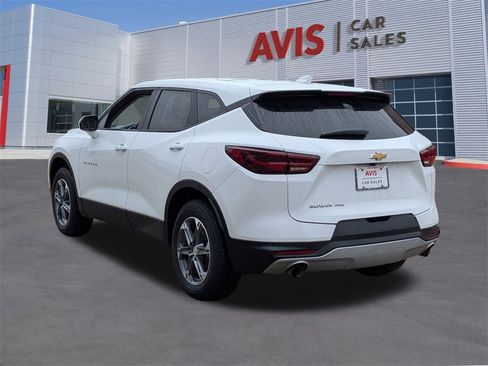 Used 2023 Chevrolet Blazer LT image 3