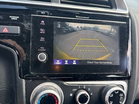 Used 2018 Honda Fit Sport image 3