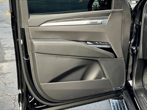 Used 2025 Cadillac Escalade V w/ LPO, ONYX Package image 21