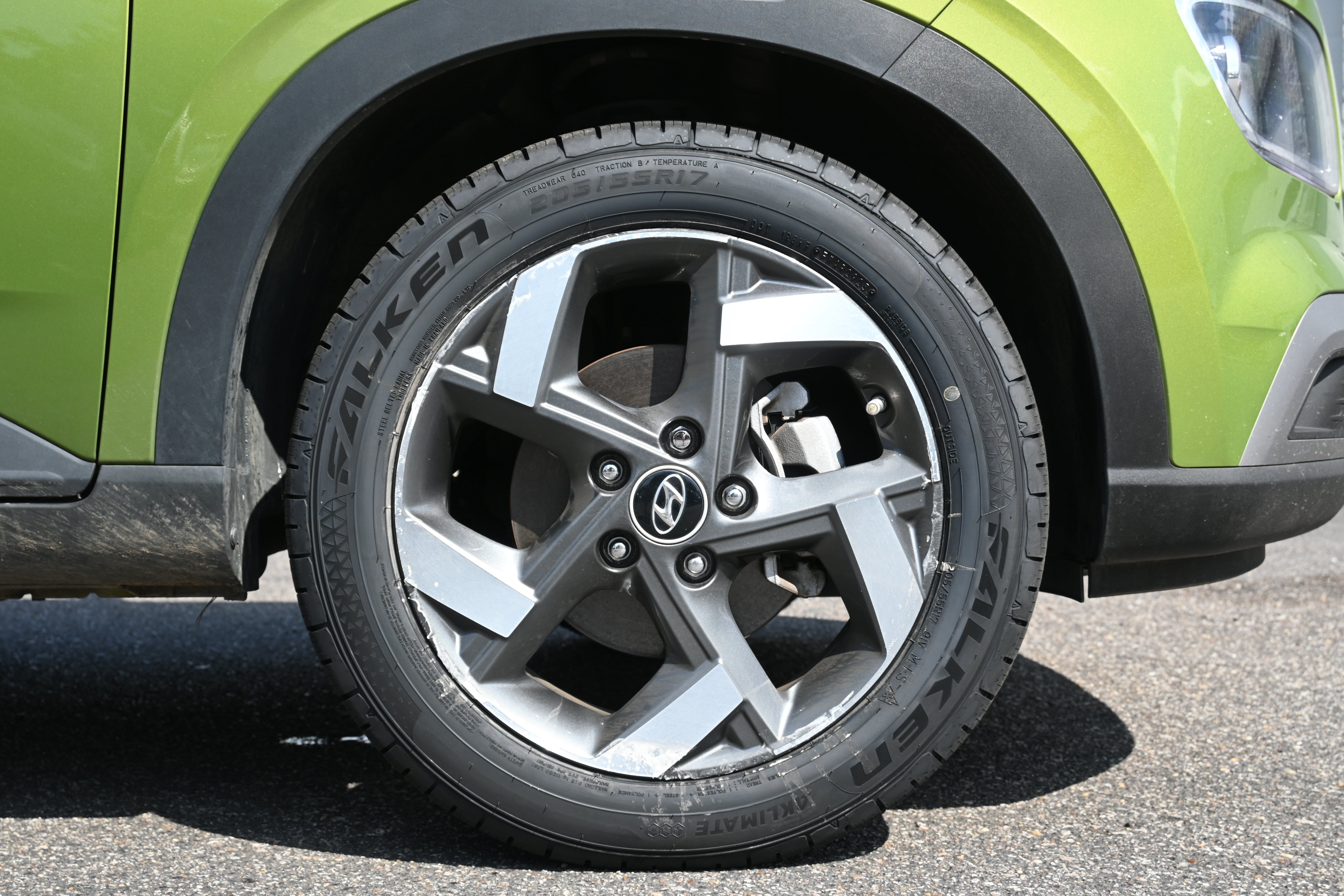 Used 2024 Hyundai Venue SEL FWD image 13