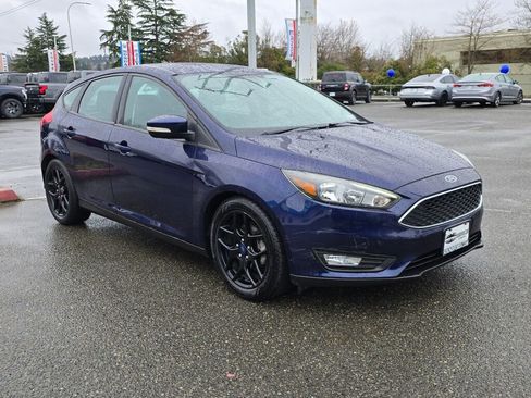 Used 2016 Ford Focus SE w/ Equipment Group 201A FWD image 3