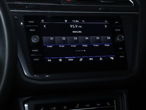 Used 2024 Volkswagen Tiguan SE image 26