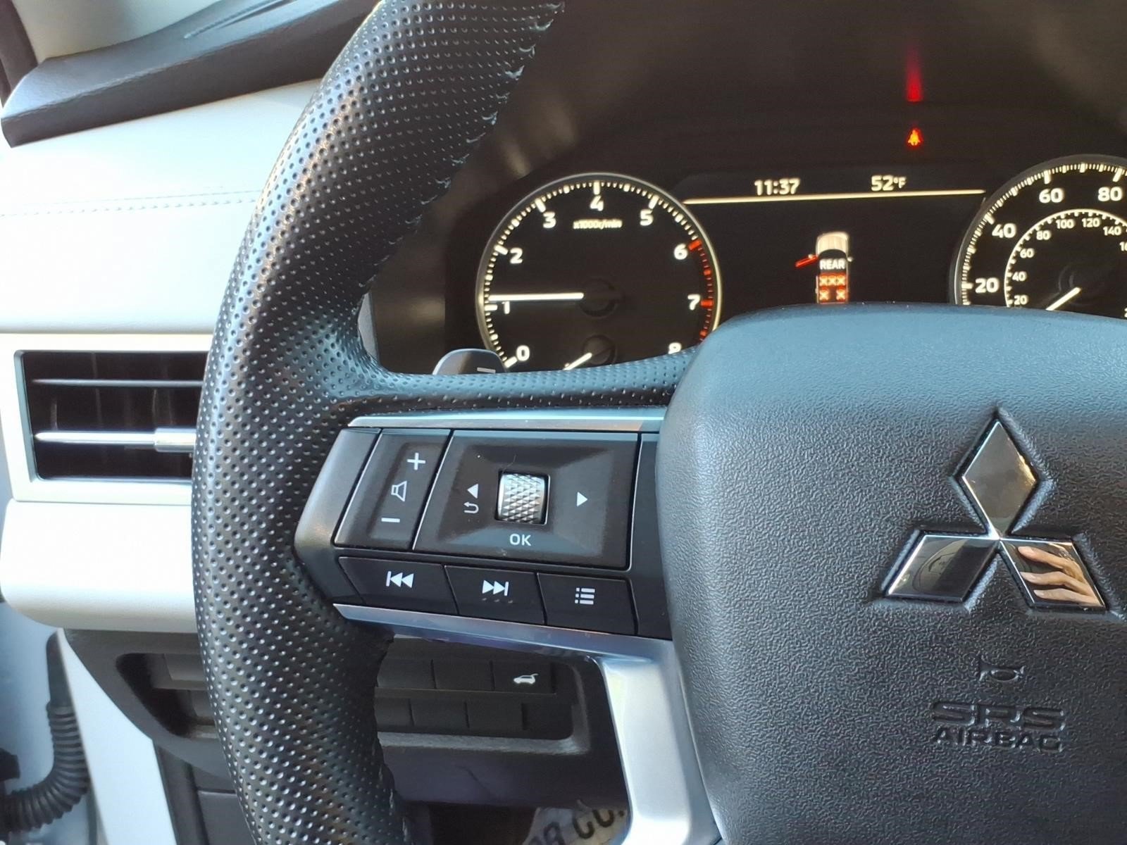 Used 2025 Mitsubishi Outlander SE AWD/4WD image 11