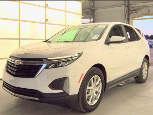 Used 2022 Chevrolet Equinox LT FWD image 2