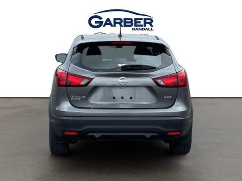 Used 2018 Nissan Rogue Sport S w/ S Appearance Package AWD/4WD image 4