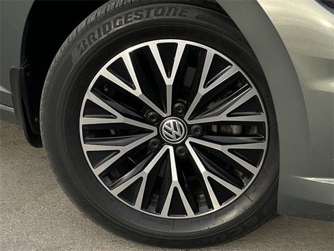 Used 2019 Volkswagen Jetta SEL image 8
