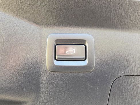 Used 2023 MAZDA CX-9 Touring image 17