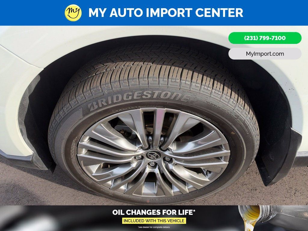 Used 2022 Toyota Venza Limited AWD/4WD image 8