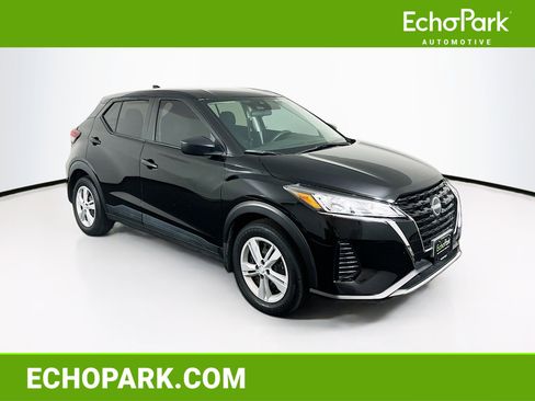 Used 2024 Nissan Kicks S image 1