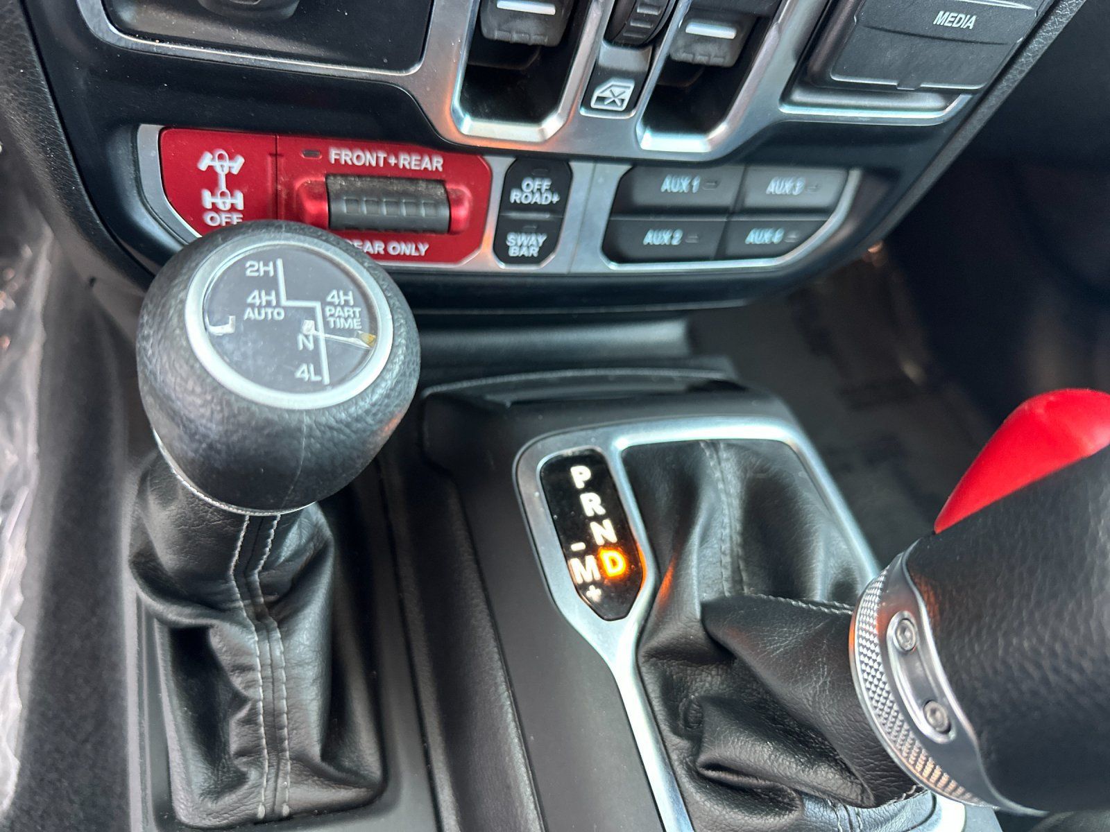 Used 2024 Jeep Wrangler Unlimited Rubicon 4xe AWD/4WD image 43