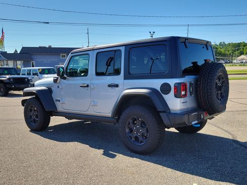 Used 2023 Jeep Wrangler Unlimited w/ 8.4" Radio Group AWD/4WD image 3