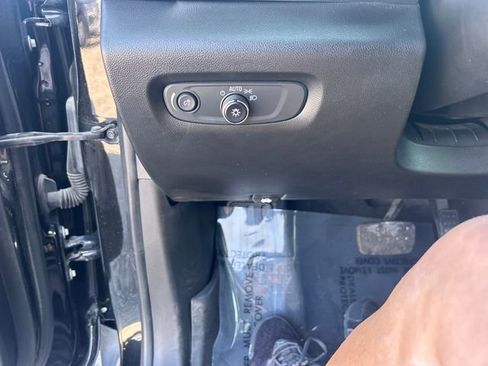 Used 2022 Chevrolet Traverse RS w/ LPO, Floor Liner Package image 29