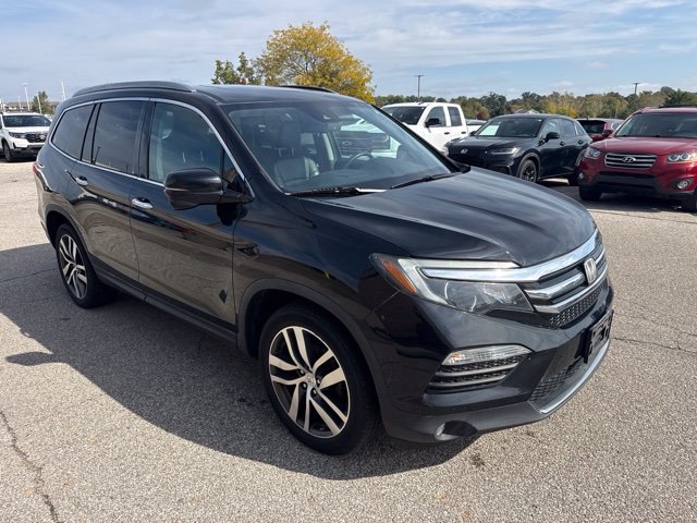 Used 2017 Honda Pilot Touring image 2