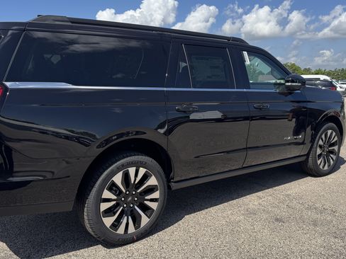 New 2027 Ford Expedition Max Platinum w/ Driver's Package RWD image 3